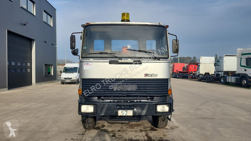Camion Iveco Turbostar 330 - Photo 2